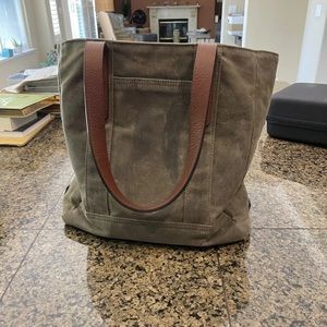 Tecovas Classic Tote in Moss